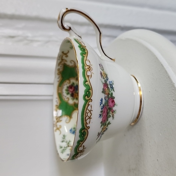 Green Foley Broadway Teacup and Saucer, made in England - Picture 3 of 8